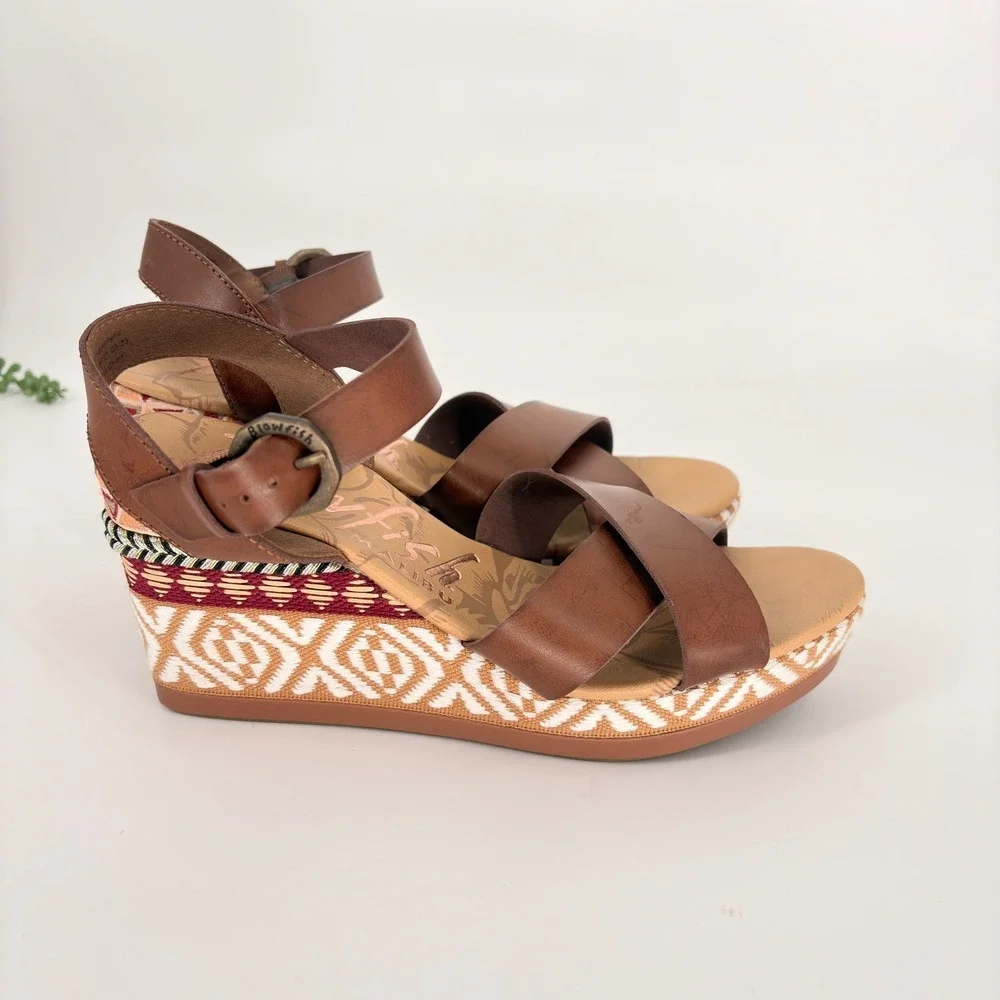Blowfish Malibu Womens Brown Wedge Sandals Geometric Print Platform Buckle Sz 10